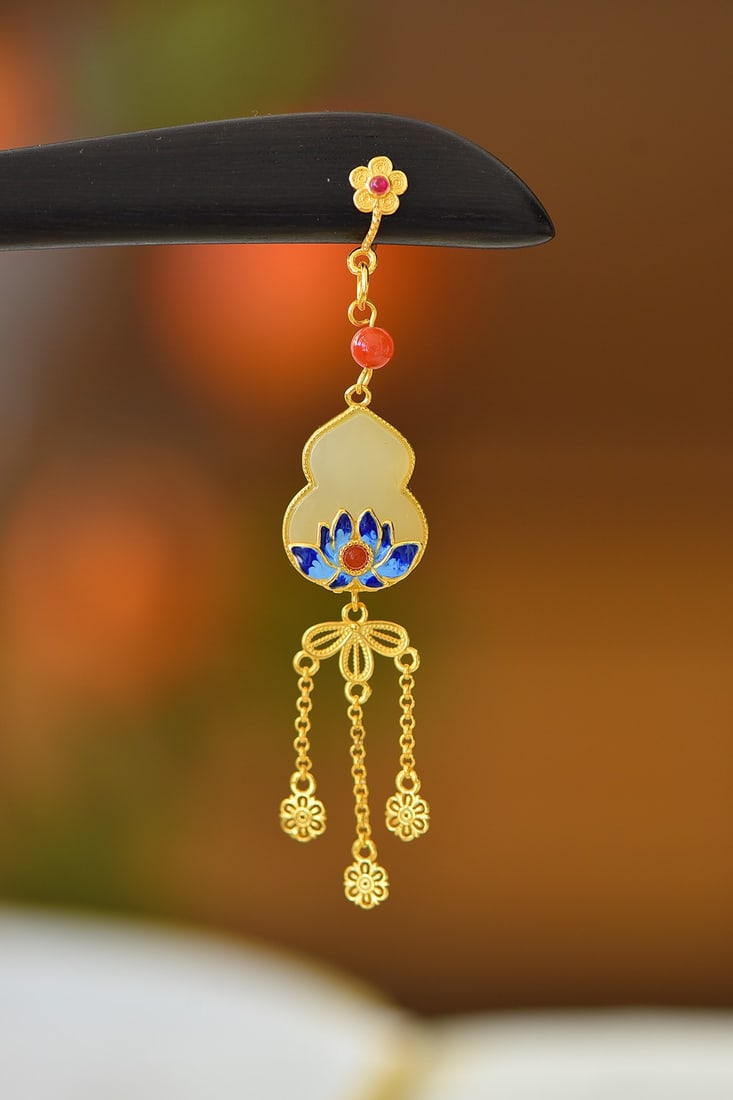 An Exquisite Sterling Silver-Gold Plated Inlaid White Jade Enamel Ebony Hairpin: An Exquisite Sterling Silver-Gold Plated Inlaid White Jade Enamel Ebony Hairpin 纯银镀金镶白玉珐琅黑檀木发簪