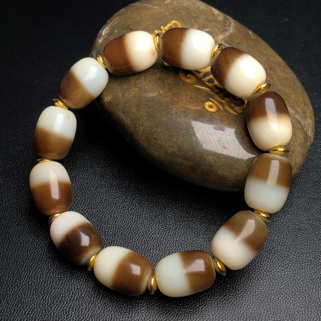 An Exquisite Dzi Bead Bracelets - 5