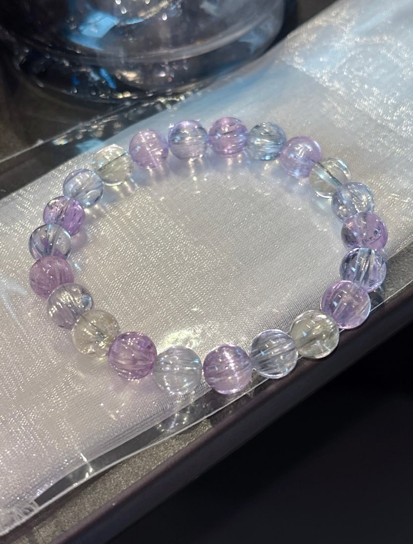 An Exquisite Crystal Bracelets - 2