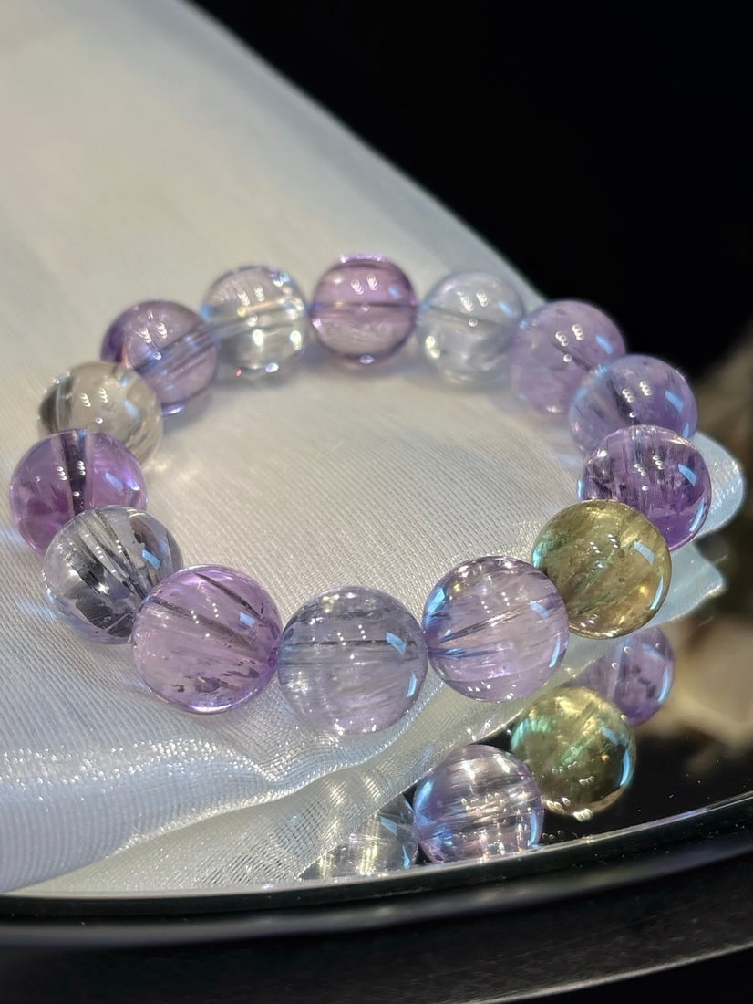 An Exquisite Crystal Bracelets - 3