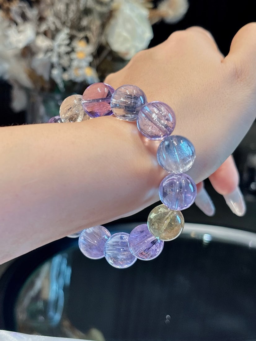 An Exquisite Crystal Bracelets - 8