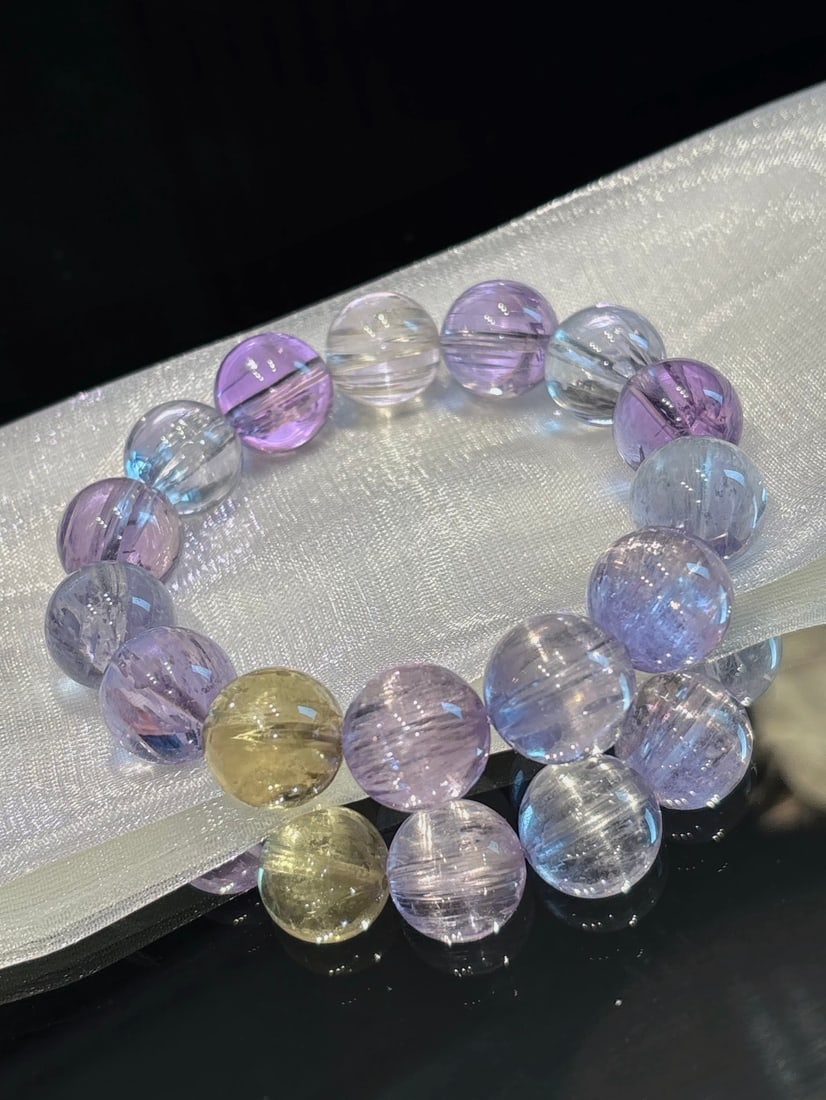 An Exquisite Crystal Bracelets - 9