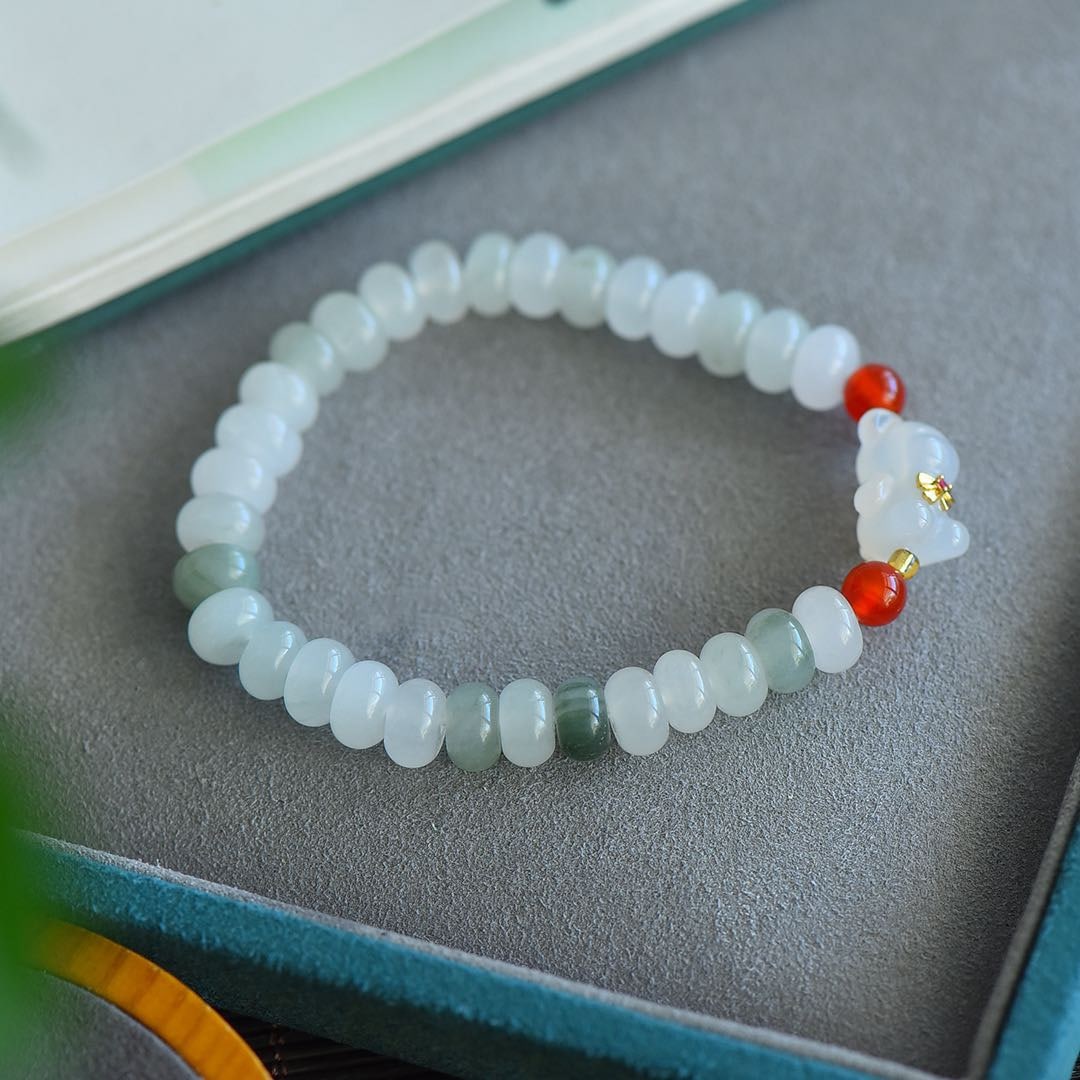 An Exquisite White Jade Bracelets - 3