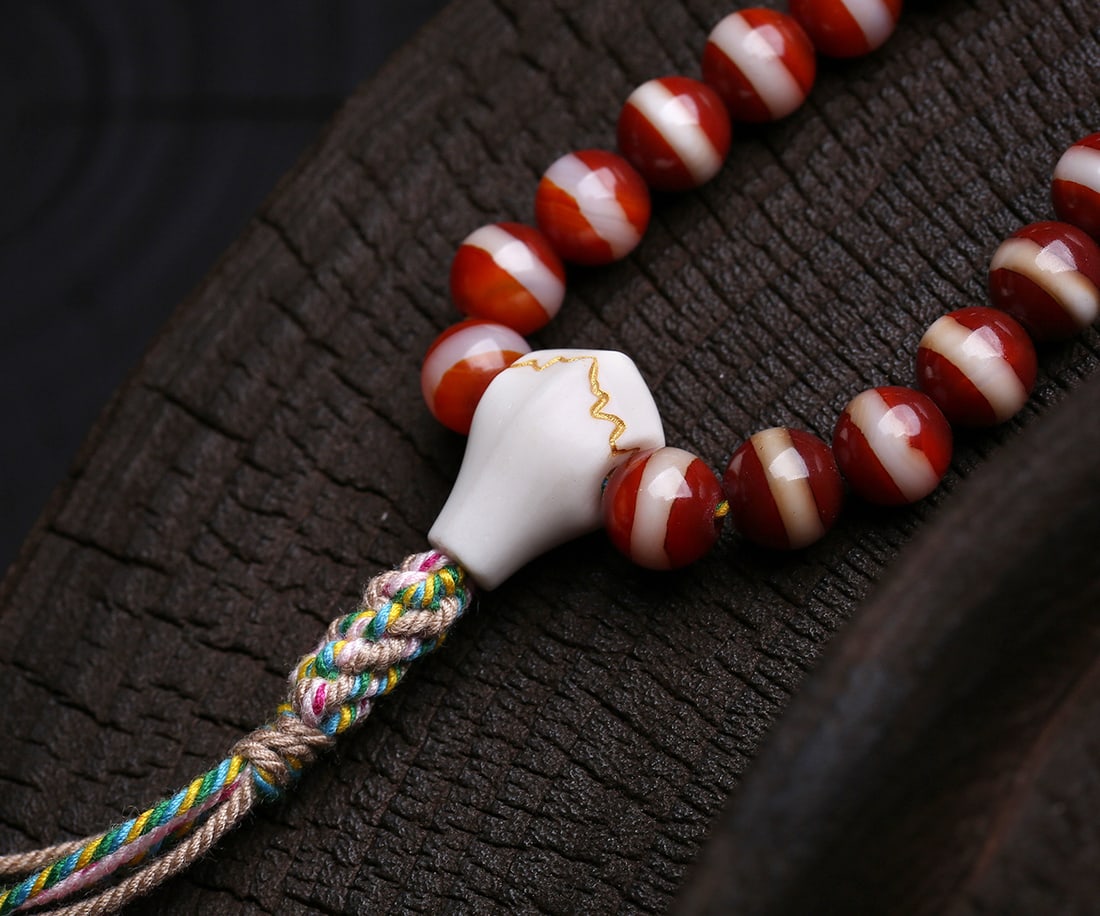 An Exquisite Agate Necklace - 4