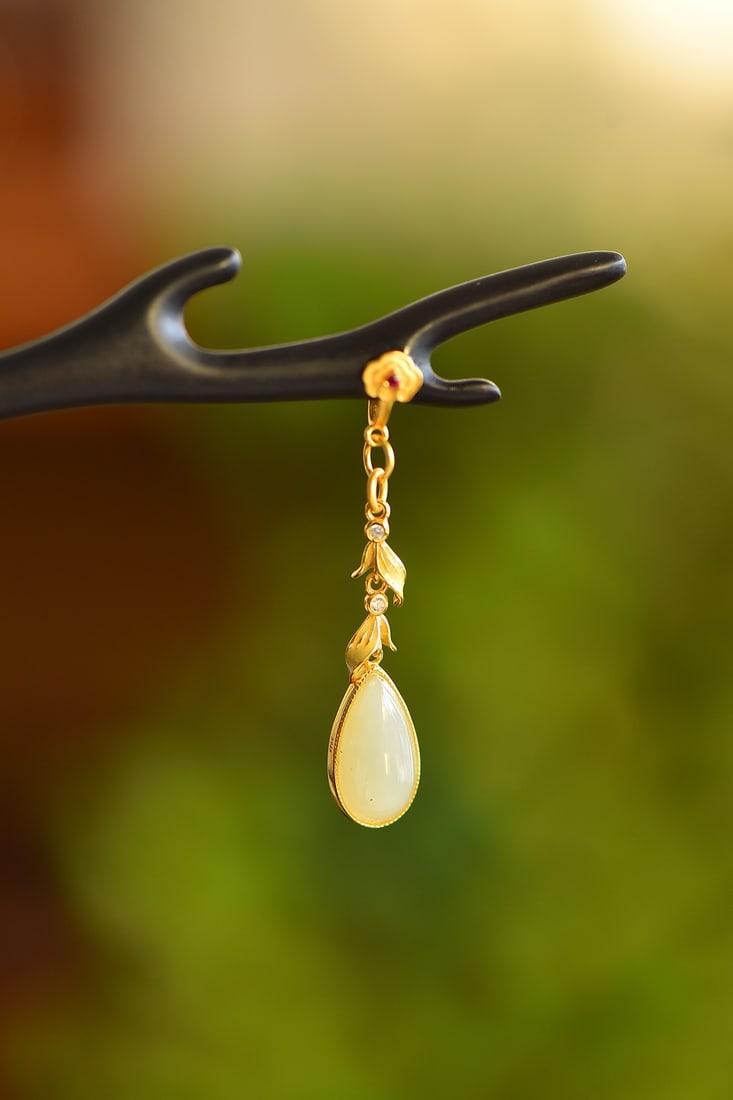 An Exquisite Sterling Silver-Gold Plated Inlaid White Jade Ebony Hairpin: An Exquisite Sterling Silver-Gold Plated Inlaid White Jade Ebony Hairpin, 纯银镀金镶白玉黑檀木发簪