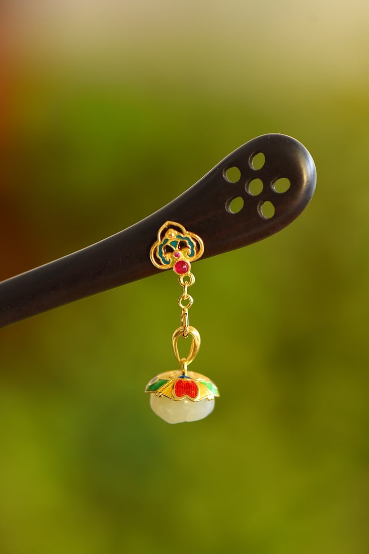 An Exquisite Sterling Silver-Gold Plated Inlaid White Jade Ebony Hairpin: An Exquisite Sterling Silver-Gold Plated Inlaid White Jade Ebony Hairpin, 纯银镀金镶白玉黑檀木发簪