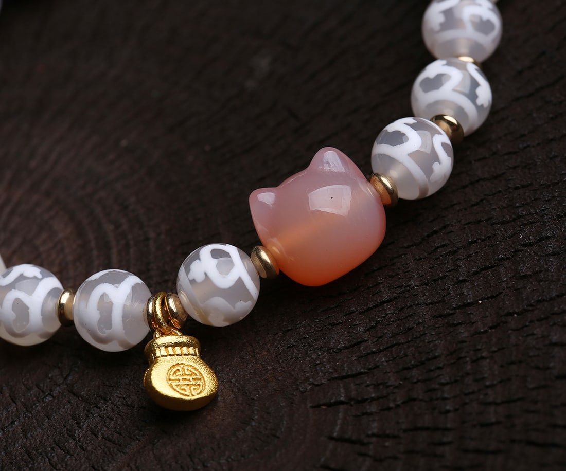 An Exquisite Dzi Bead Bracelets - 4