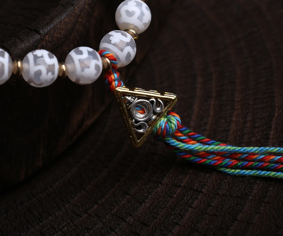 An Exquisite Dzi Bead Bracelets - 4