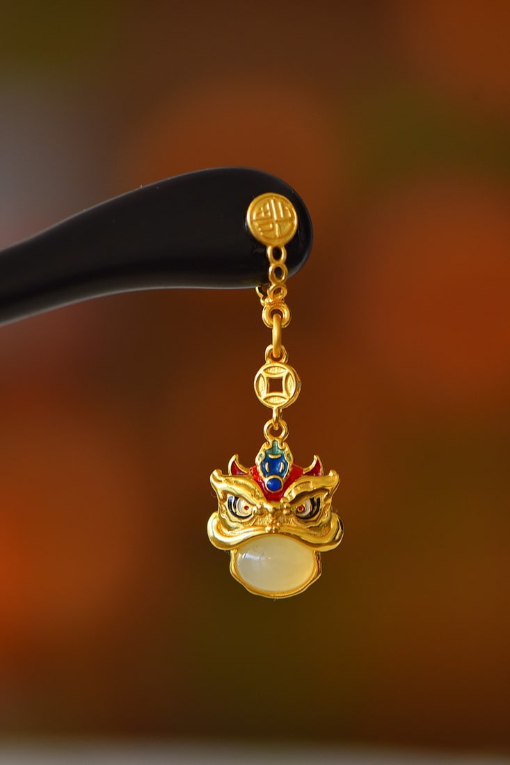 An Exquisite Sterling Silver-Gold Plated Inlaid White Jade Enamel Ebony Hairpin: An Exquisite Sterling Silver-Gold Plated Inlaid White Jade Enamel Ebony Hairpin 纯银镀金镶白玉珐琅黑檀木发簪