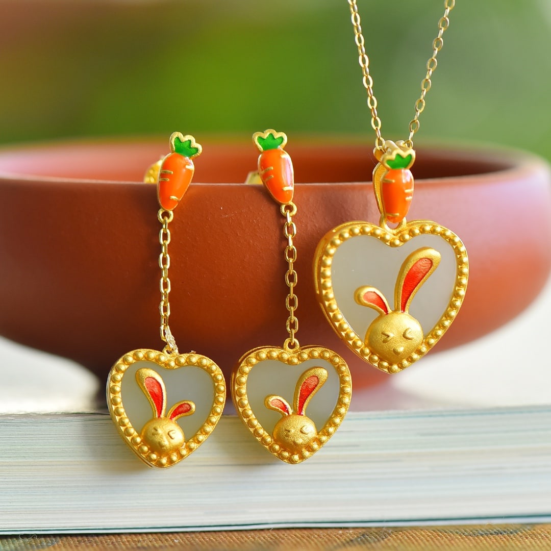 A Set of Fine Sterling Silver-Gold Plated Inlaid White Jade Jewelrys: A Set of Fine Sterling Silver-Gold Plated Inlaid White Jade Jewelrys, 一套纯银镀金镶白玉首饰