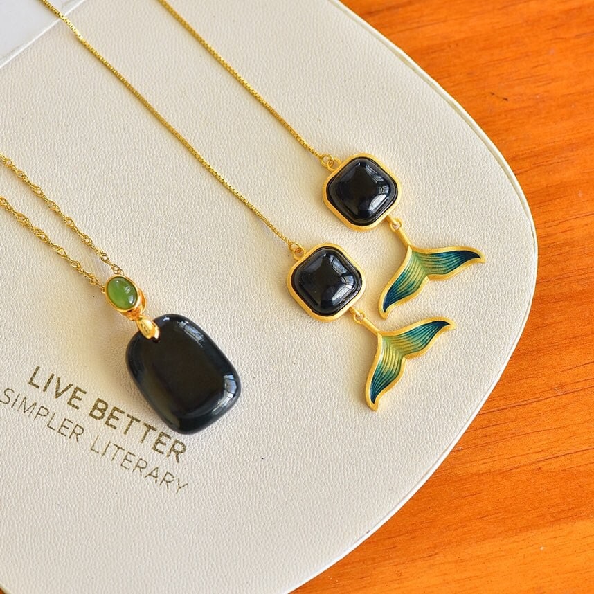 A Set of Fine Sterling Silver-Gold Plated Inlaid White Jade Jewelrys: A Set of Fine Sterling Silver-Gold Plated Inlaid White Jade Jewelrys,Size:10mmx10mm,15mmx20mm 一套纯银镀金镶白玉首饰