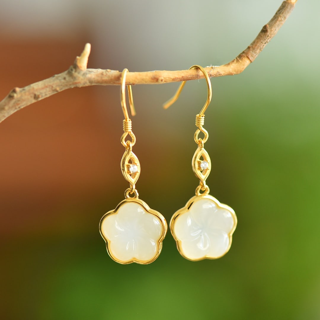 A Pair of Exquisite Sterling Silver-Gold Plated Inlaid White Jade Earrings: A Pair of Exquisite Sterling Silver-Gold Plated Inlaid White Jade Earrings, 一对纯银镀金镶白玉耳环