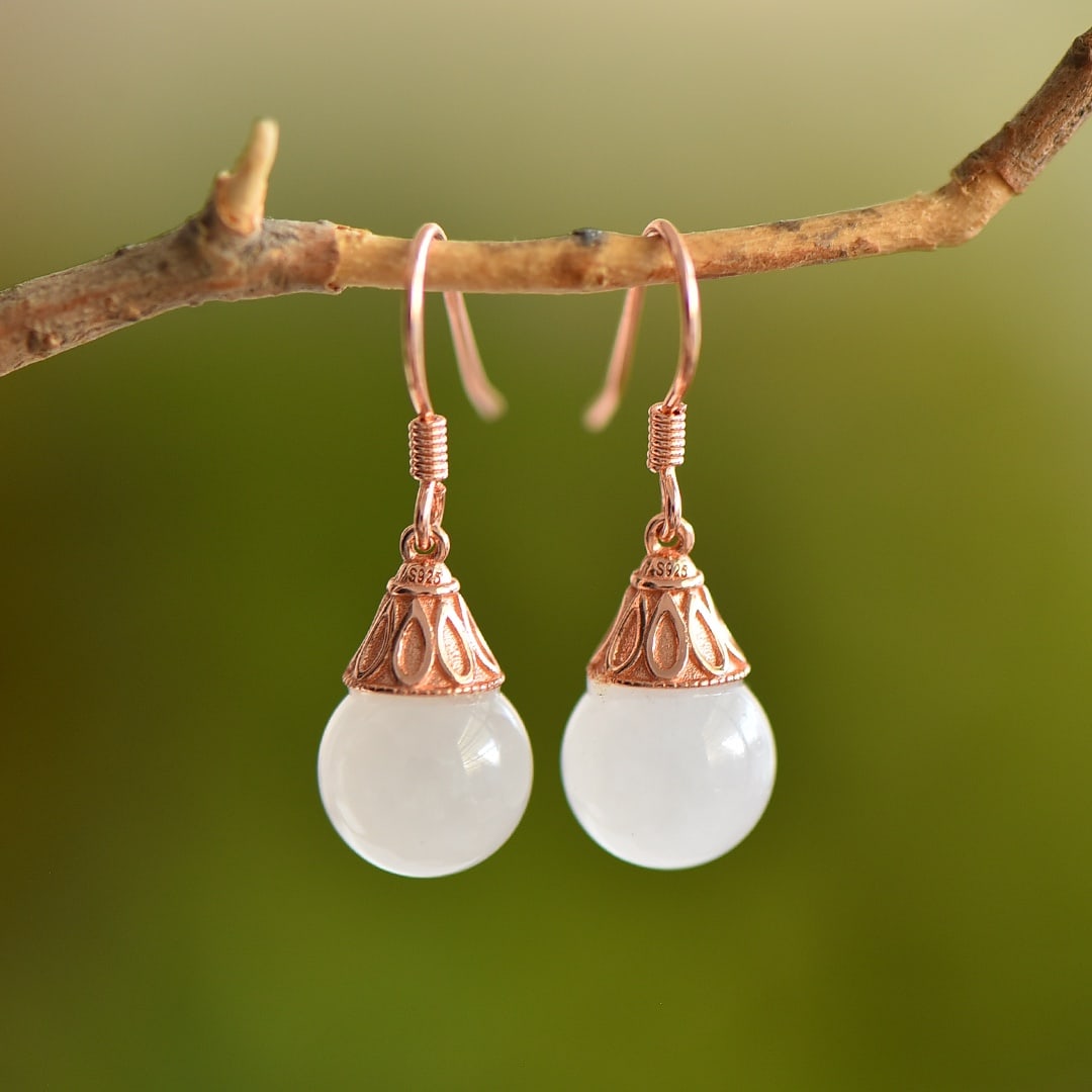 A Pair of Exquisite Sterling Silver-Gold Plated Inlaid White Jade Earrings: A Pair of Exquisite Sterling Silver-Gold Plated Inlaid White Jade Earrings,Size:10mmmm 一对纯银镀金镶白玉耳环