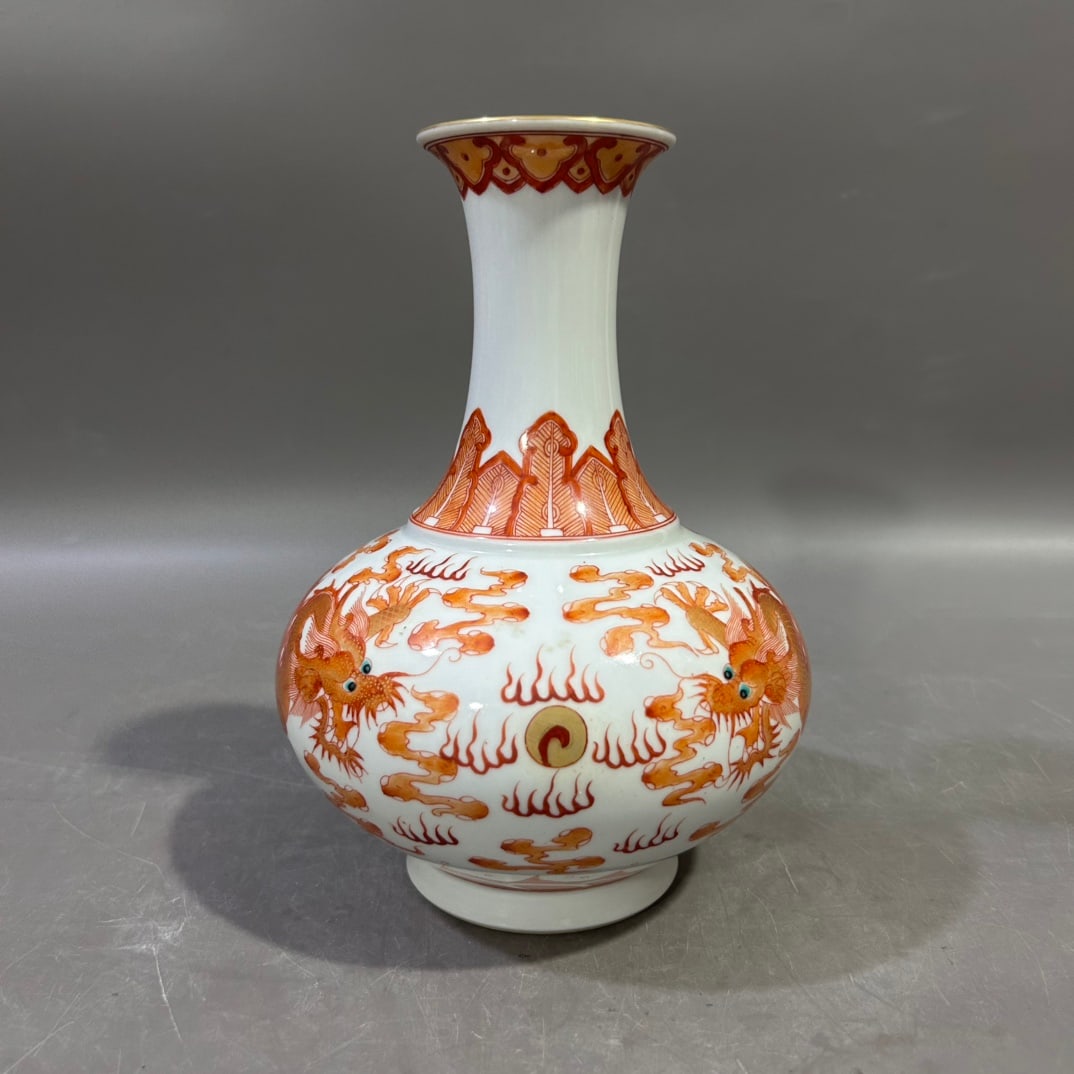 A Exquisite Iron-Red Dragon Pattern Vase