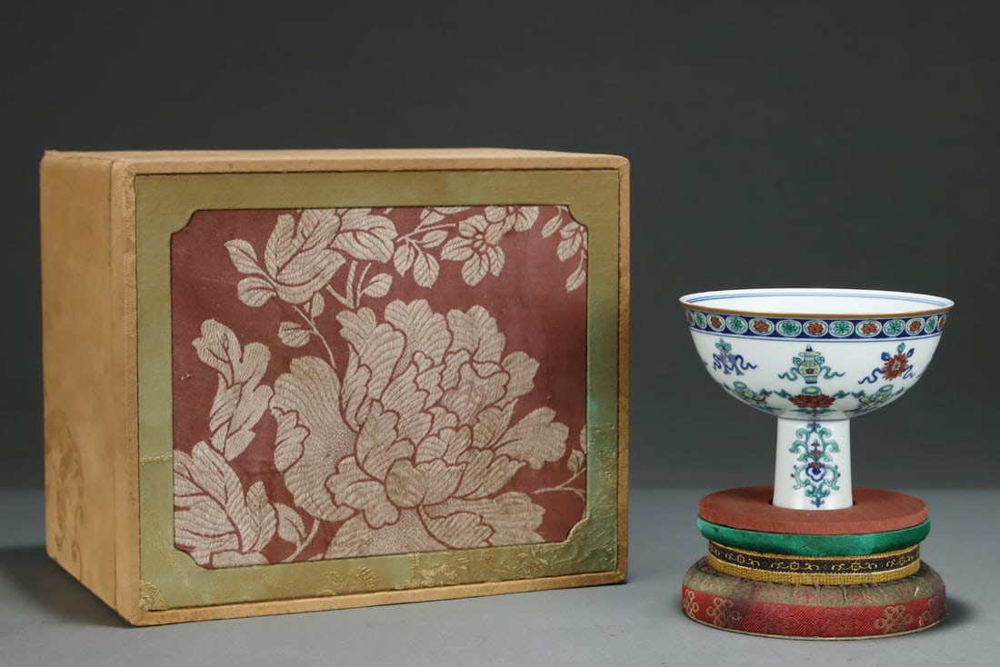 A Exquisite Doucai Eight Treasures Pattern Cup