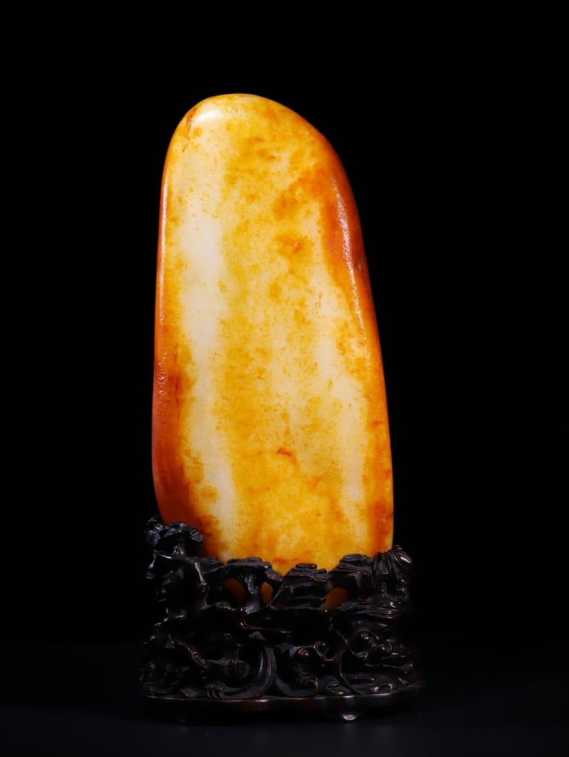 A Exquisite Hotan Jade Ornament: A Exquisite Hotan Jade Ornament,Qing Dynasty, China,Size:10.6inx4.7inx3.4in,Weight:4568g 和田玉摆件,中国清代