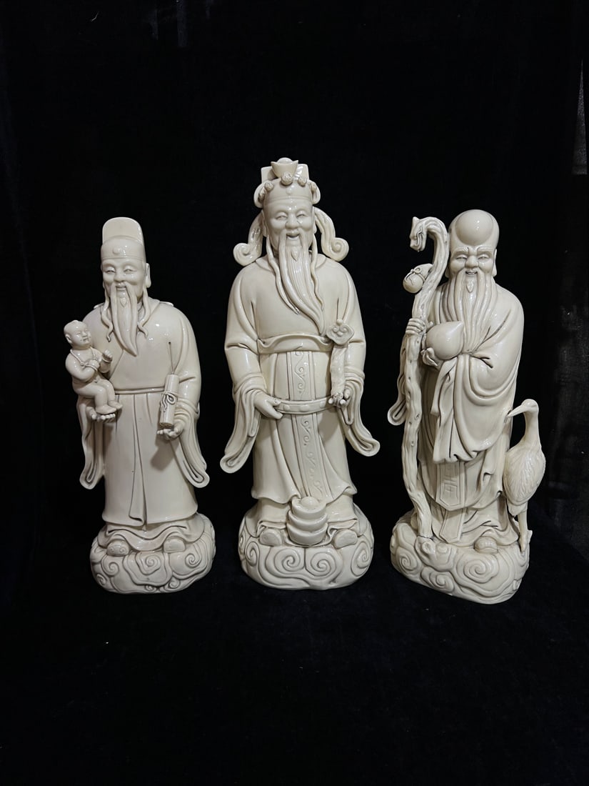 A pair of Exquisite Blan De Chine Figure Ornament: A pair of Exquisite Blan De Chine Figure Ornament,Ming Dynasty, China,With Mark,Size:16.1inx18.1inx16.1in 