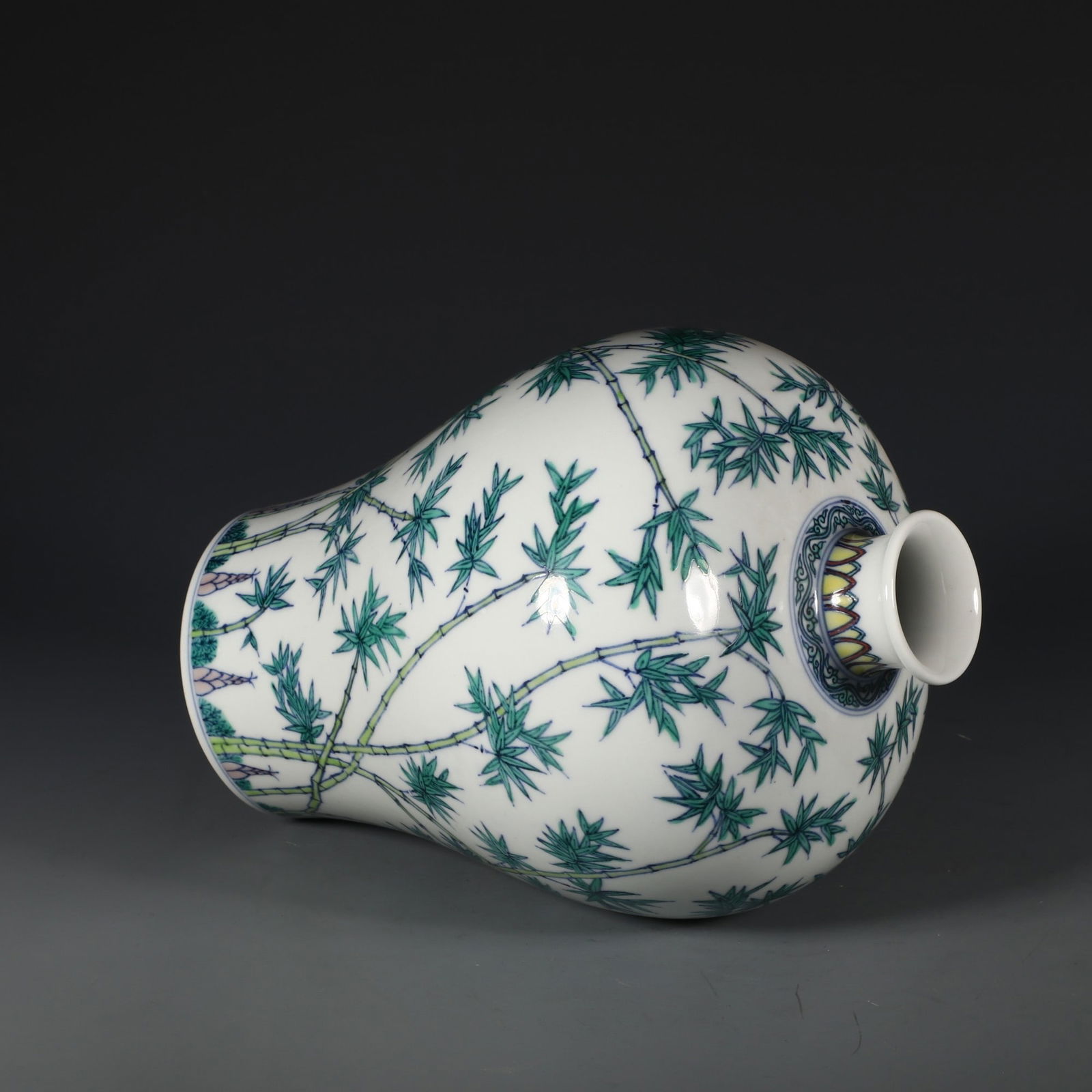 A Exquisite Doucai Bamboo Pattern Vase - 7