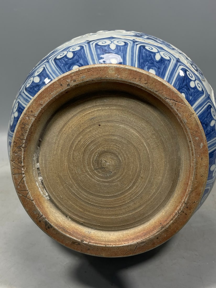 Blue and White Figures Pattern Vase - 8