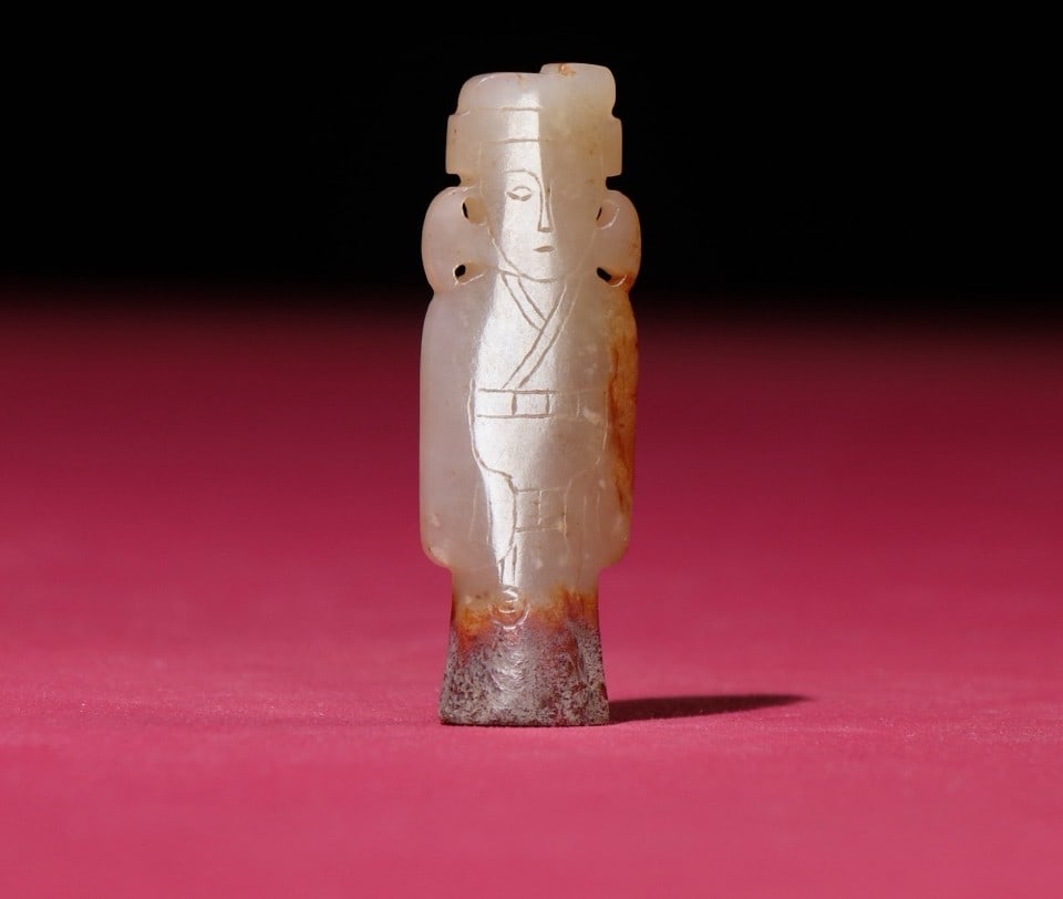 A Exquisite Hetian White Jade Human-Shaped Handheld Ornament: A Exquisite Hetian White Jade Human-Shaped Handheld Ornament,Han Dynasty, China,Size:2.1inx0.7inx0.2in,Weight:10g 