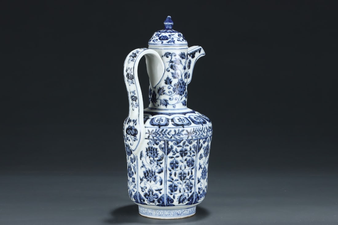 A Exquisite Blue and White Flower Pattern Ewer - 2