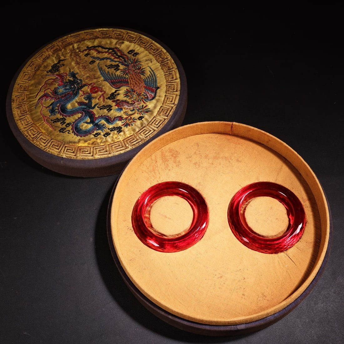 A Set of Exquisite Top-grade Red Diamond Faceted Bracelets: A Set of Exquisite Top-grade Red Diamond Faceted Bracelets,Qing Dynasty, China,Size:(Bracelets)2.4in,Weight:150g 