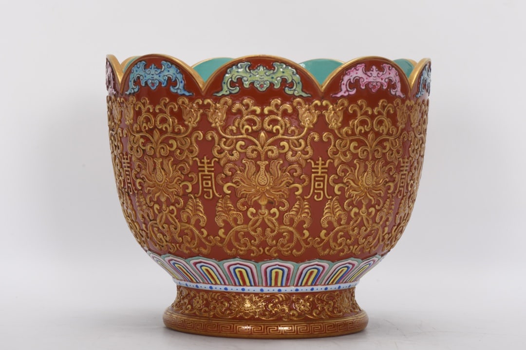 A Exquisite Famille-Rose Gilt Interlocking Lotus-Pattern Bowl: A Exquisite Famille-Rose Gilt Interlocking Lotus-Pattern Bowl,Qing Dynasty, China,Qianlong Six-character Mark,Size:5.6inx6.7inx4.2in 