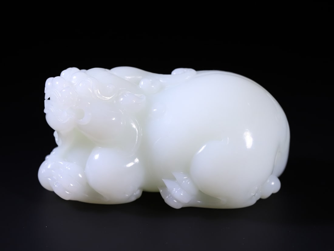 A Exquisite Hotan Jade Auspicious Beast Ornament (1 of 7)