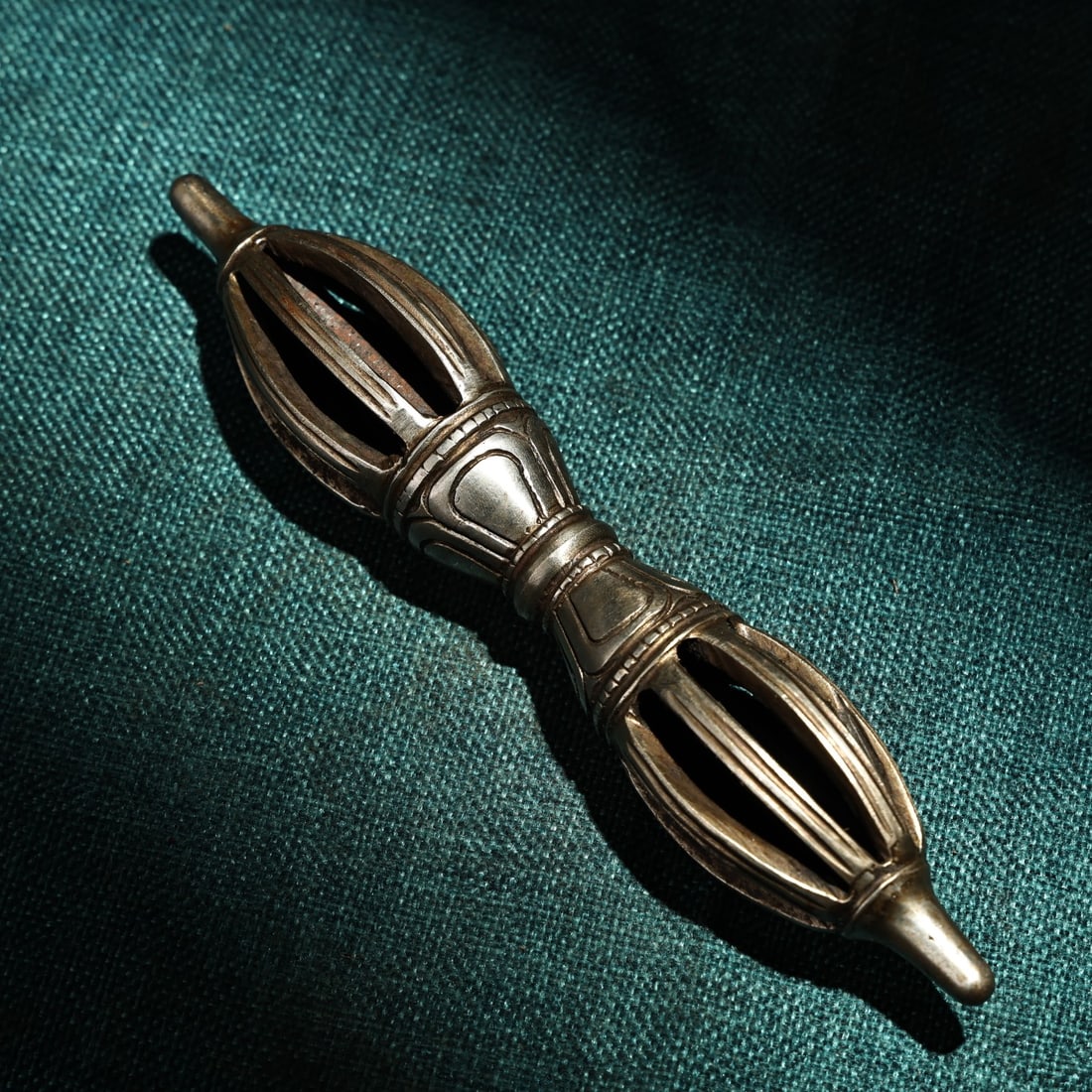 A Exquisite Iron Carved Nine-strand Vajra Dharma Implement: A Exquisite Iron Carved Nine-strand Vajra Dharma Implement,Qing Dynasty, China,Size:8.3inx1.6in,Weight:420g 