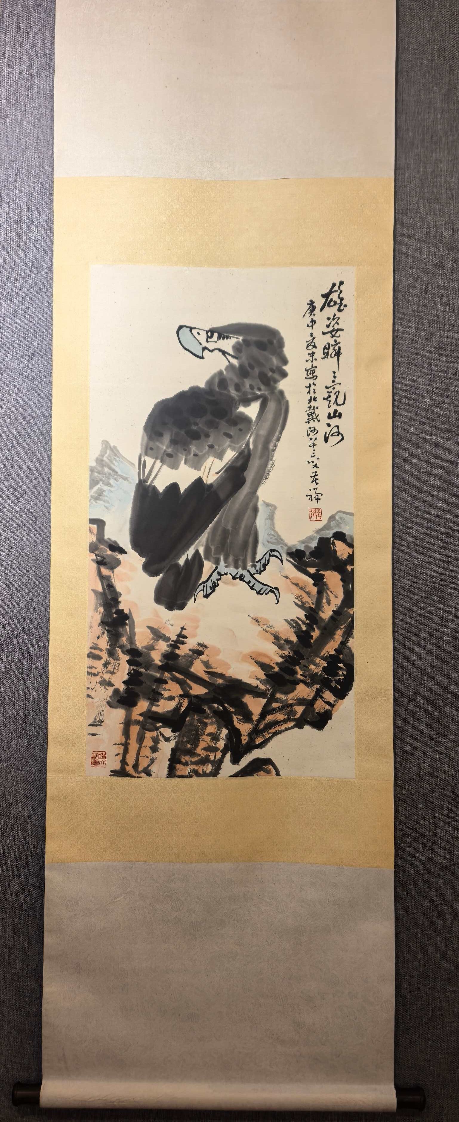 A Chinese Vertical Scroll Ink Painting of Eagles on Paper: A Chinese Vertical Scroll Ink Painting of Eagles on Paper,Modern Time of China,Li Kuchan,Size:35inx18.1in 