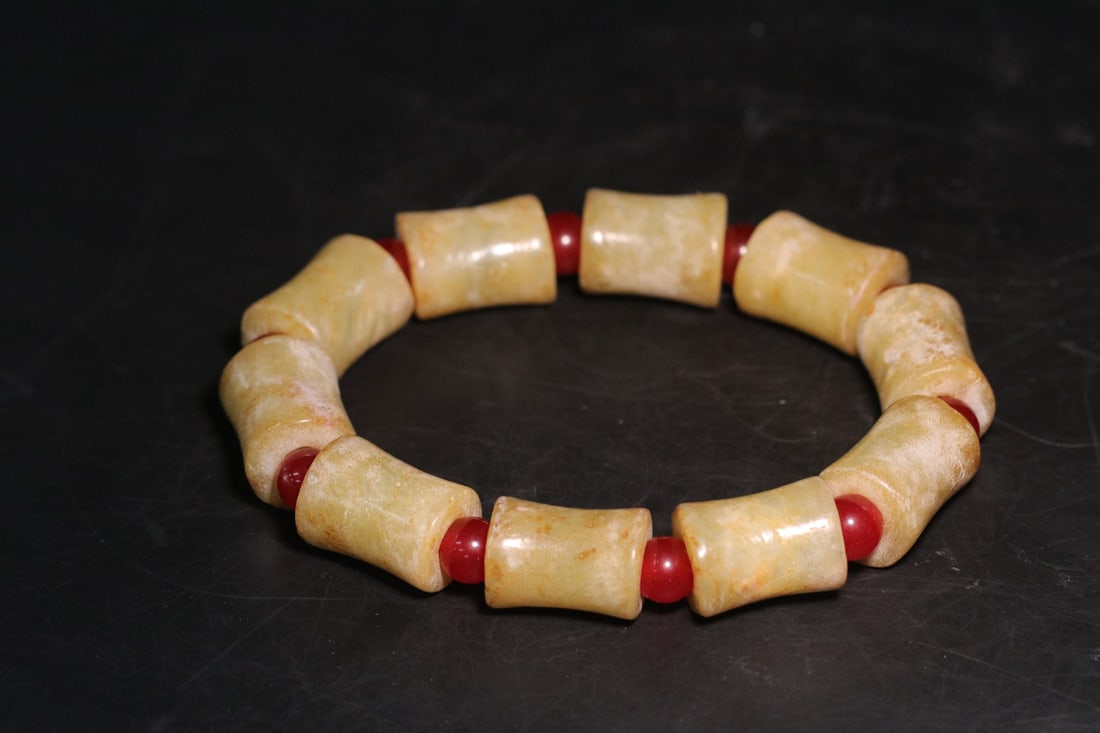 A Exquisite Gaogu Jade Bracelets (1 of 9)