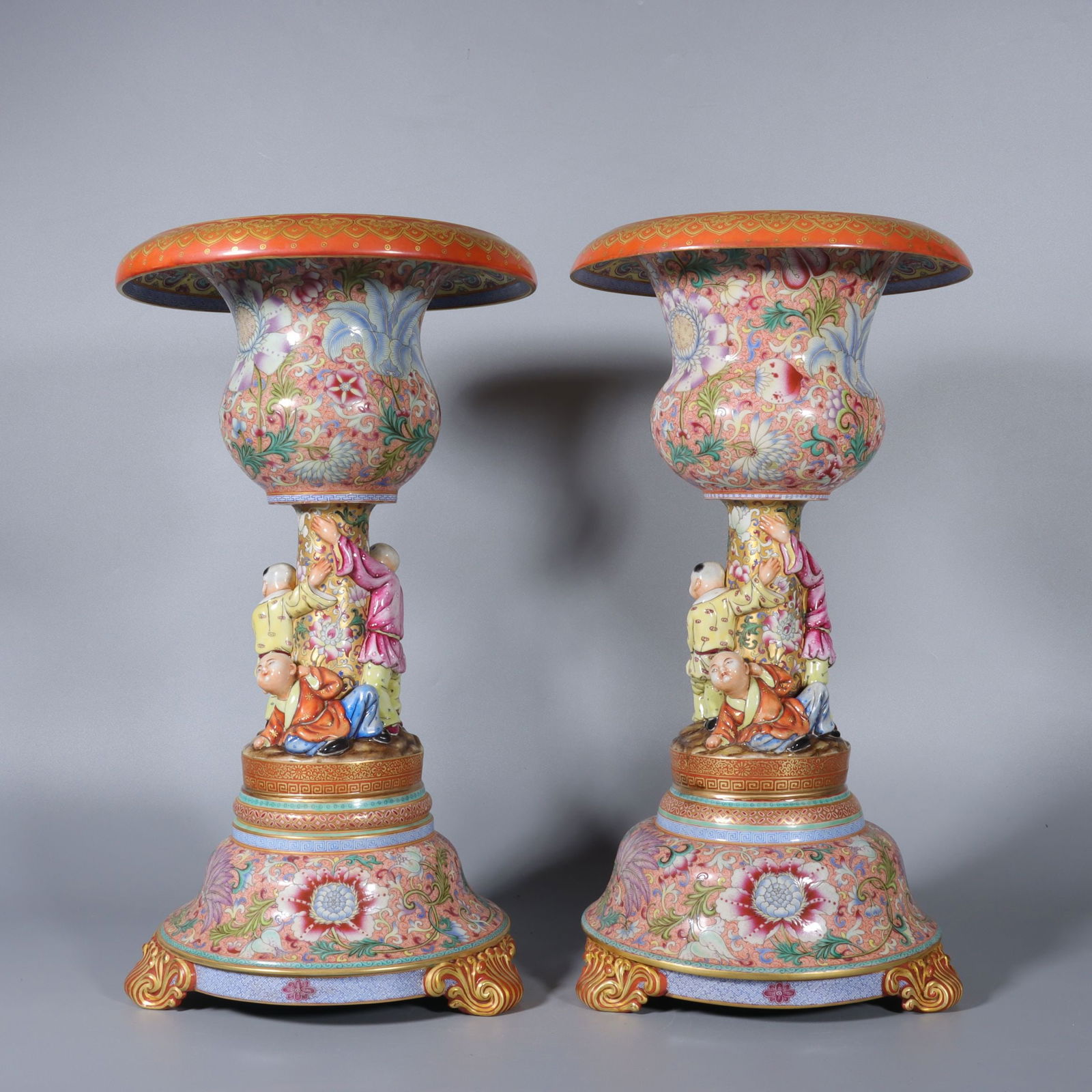A pair of Exquisite Famille-Rose Lotus Pattern Vase: A pair of Exquisite Famille-Rose Lotus Pattern Vase,Qing Dynasty, China,Yongzheng Four-character Mark,Size:15.2inx7.9inx6.9in 