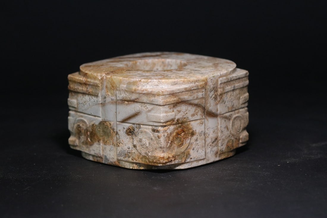 A Exquisite Gaogu Jade Beast-Face Pattern Ornament: A Exquisite Gaogu Jade Beast-Face Pattern Ornament,Ancient Time, China,Size:3.1inx3.1inx2in,Weight:705.5g 