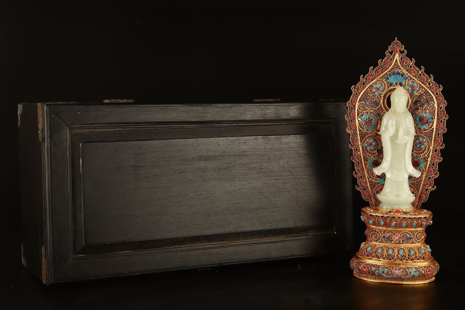 Filigree Gilt Jade-Inlaid Avalokitesvara Ornament: Filigree Gilt Jade-Inlaid Avalokitesvara Ornament,Qing Dynasty, China,Qianlong Four-character Mark,Size:13.2inx5.5inx6.9in,Weight:898g 