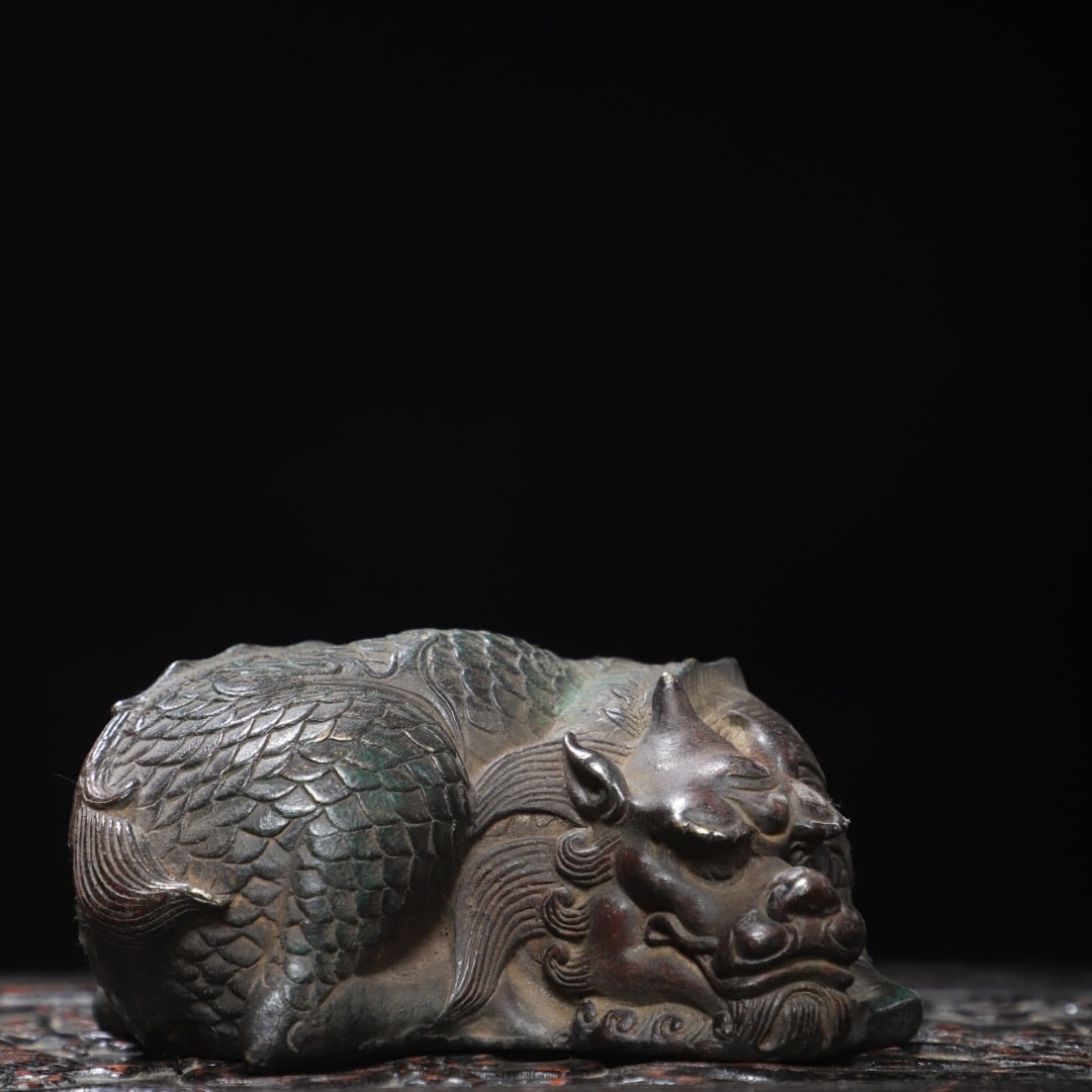 A Exquisite Gold Overlaid Bronze Auspicious Beast Ornament: A Exquisite Gold Overlaid Bronze Auspicious Beast Ornament,Qing Dynasty, China,Qianlong Four-character Mark,Size:20x6x3.5in,Weight:1050g 