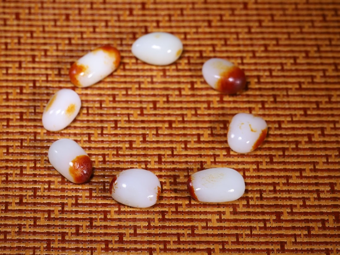 A Exquisite Hotan Jade Ornament (1 of 9)