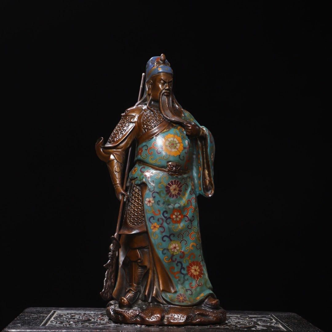 A Exquisite Cloisonne Bronze Statue of Guan Gong Ornament: A Exquisite Cloisonne Bronze Statue of Guan Gong Ornament,Qing Dynasty, China,Qianlong Four-character Mark,Size:37x16x5.1in,Weight:4800g 