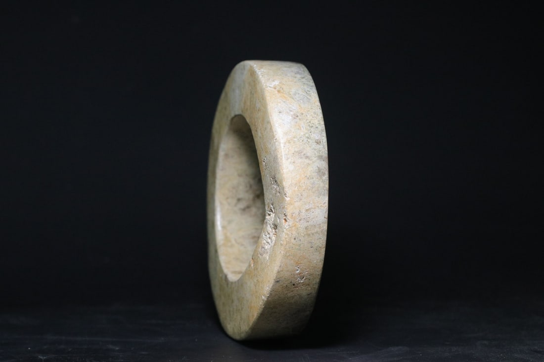 A Exquisite Gaogu Jade Ring - 3