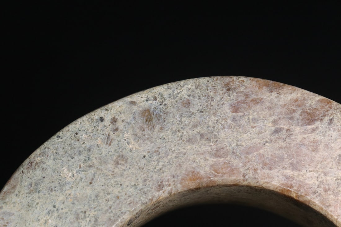 A Exquisite Gaogu Jade Ring - 9