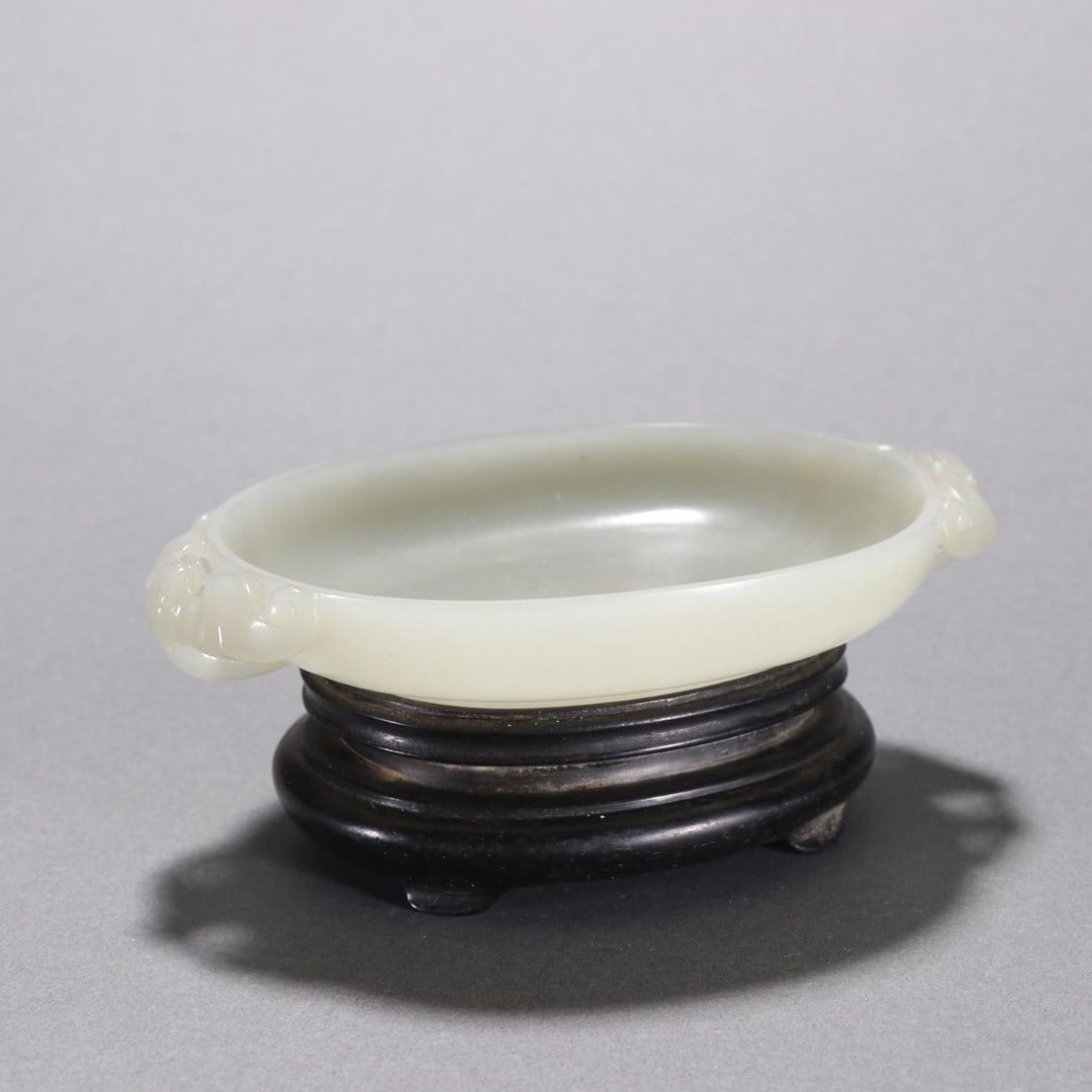 A Exquisite Hotan Jade Bat-ear Brush Washer (1 of 9)
