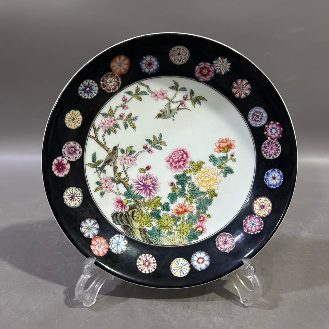 A Exquisite Famille-Rose Flower and Bird Pattern Plate: A Exquisite Famille-Rose Flower and Bird Pattern Plate,Qing Dynasty, China,Yongzheng Four-character Mark,Size:8.3inx1.8in 