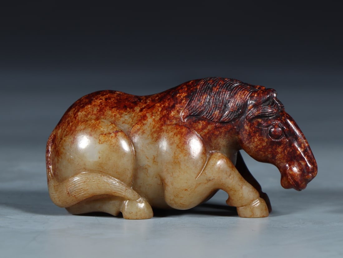 A Exquisite Hotan Jade Horse Ornament: A Exquisite Hotan Jade Horse Ornament,Qing Dynasty, China,Size:3.3inx1.5inx1.7in,Weight:162g 和田玉马摆件,中国清代