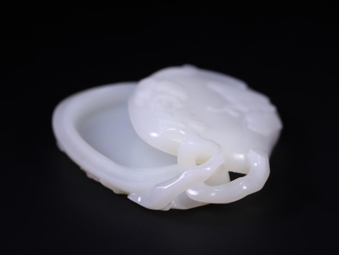 A Exquisite Hotan Jade Box - 2