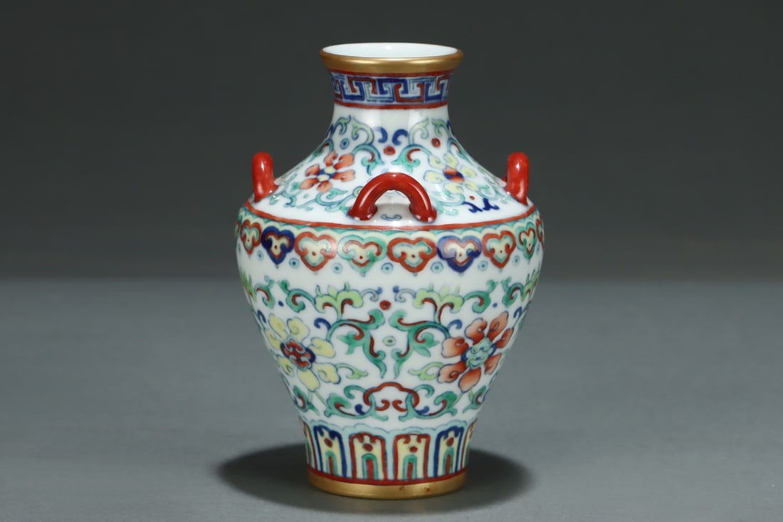 A Exquisite Doucai Lotus Pattern Pattern Water Pot - 3