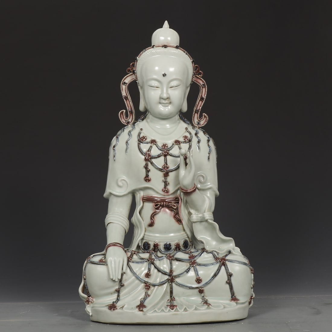 A Exquisite Blue and White Underglaze-Red Buddha Ornament: A Exquisite Blue and White Underglaze-Red Buddha Ornament,Yuan Dynasty, China,Size:17.3inx9.8in 