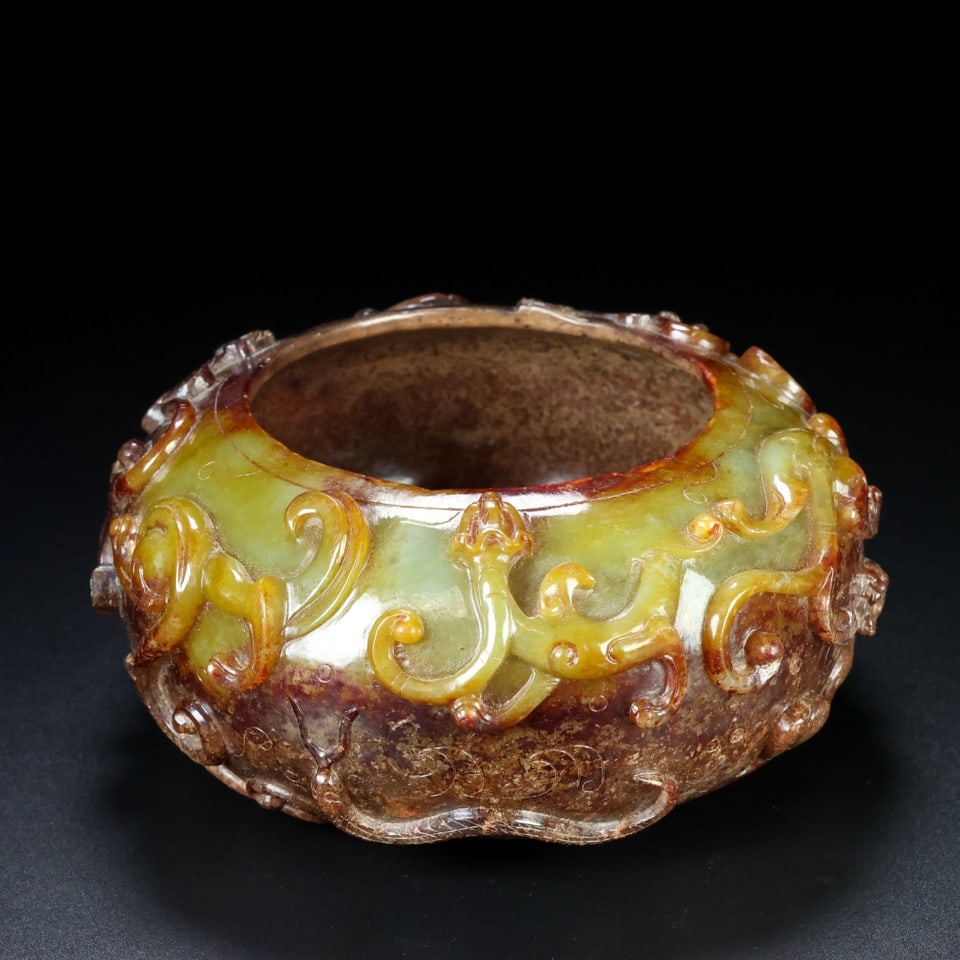 A Exquisite Hetian Jade Dragon Pattern Brush Washer (1 of 9)