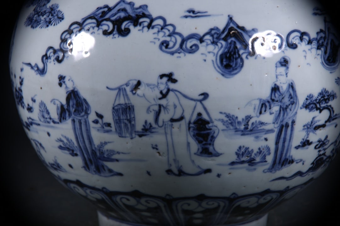 Blue and White Figures Pattern Vase - 7