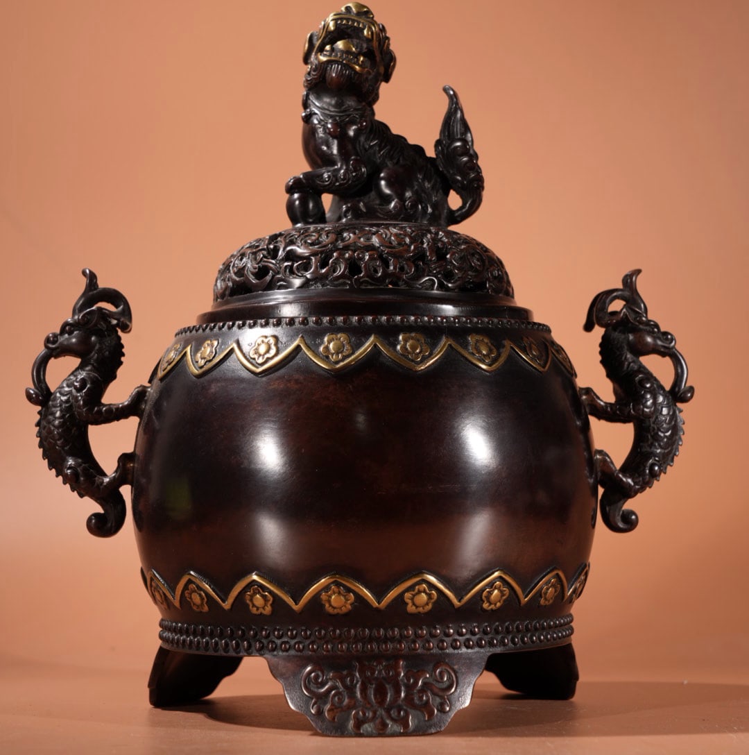 A Exquisite Gilt Bronze Dragon-Ears Censer: A Exquisite Gilt Bronze Dragon-Ears Censer,Ming Dynasty, China,Xuande Six-character Mark,Size:8.3inx4.5in,Weight:3155g 