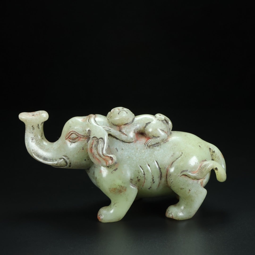 A Exquisite Hetian Jade Elephant Ornament (1 of 9)