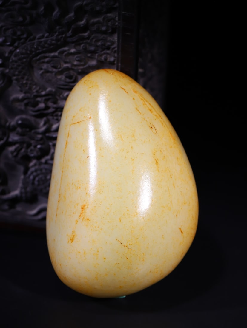 A Exquisite Hotan Jade Ornament (1 of 9)